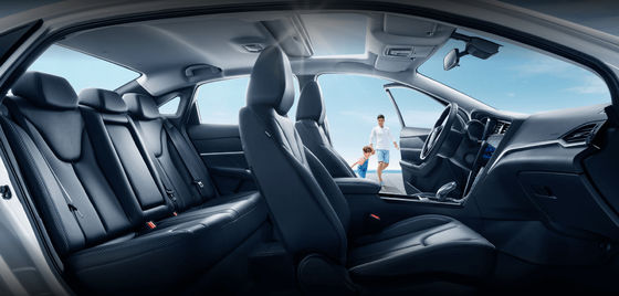 Dongfeng Nissan Venucia D60 EV carro da movimentação da mão esquerda da distância entre o eixo dianteira e traseira de 2500mm - de 3000mm