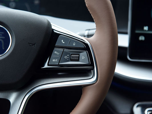 carros elétricos de tamanho médio de 400km