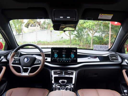 carros elétricos de tamanho médio de 400km