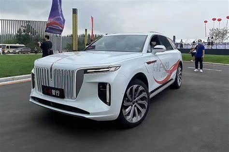 Grande escala de luxe de SUV Hongqi E-HS9 120kWh 660km dos carros elétricos