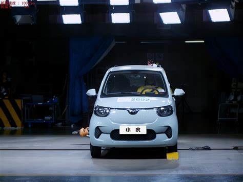 Veículos dos carros 100km/h New Energy de XIAOHU FEV mini EV para o adulto