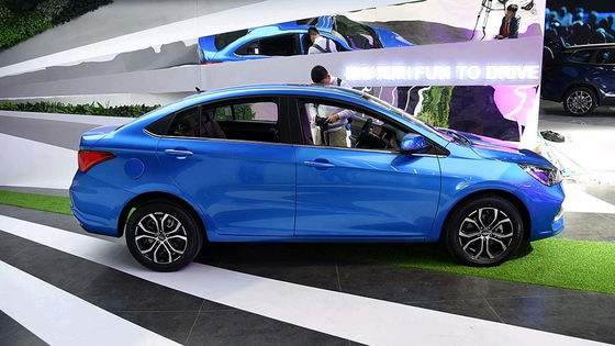 Os carros elétricos puros de Chery Arrizo E carregam rapidamente a escala da porta 401km de Seater 4 do carro 5 de SUV