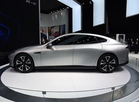 Carro elétrico Xpeng P7 Nedc 2WD 4WD 480 da limusina inteligente escala de 586 670 706km