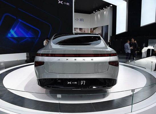 Carro elétrico Xpeng P7 Nedc 2WD 4WD 480 da limusina inteligente escala de 586 670 706km