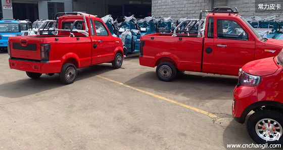 Veículos icônicos 2 portas 2 lugares Chinese Electric Pickup Car para várias funções