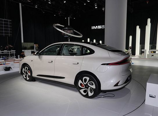 Zhiji LS6 Potência máxima de 575kw Todos os carros elétricos com velocidade máxima de 252kmh Veículo esportivo elétrico