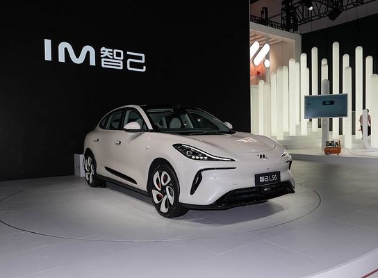 Zhiji LS6 Potência máxima de 575kw Todos os carros elétricos com velocidade máxima de 252kmh Veículo esportivo elétrico
