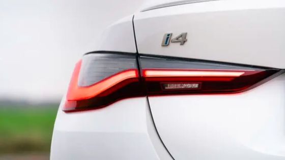 A mais recente e a tração nas quatro rodas do BMW i4 com motores elétricos duplos e porta-malas disponível