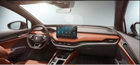 comodíssimo o suficiente para conduzir e recomendavelmente rápido no Skoda Enyaq iv80 82kWh bateria, motor único, carro elétrico de tração traseira