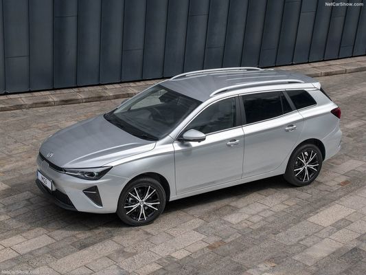 O carro elétrico MG 5 EV com uma autonomia decente de 344 km e capacidade de carregamento super