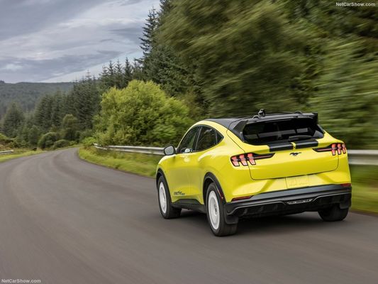 Suspensão de Rally única, Carro Familiar Fora Sentimento de Corrida no Ford Mustang Mach-E Rally (2024) 480 cavalos