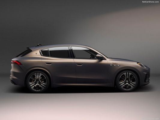 Carro puro elétrico de nova energia com 450 autonomia e velocidade máxima 325 km/h no Maserati Gran Turismo Folgore