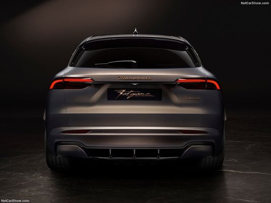 Carro puro elétrico de nova energia com 450 autonomia e velocidade máxima 325 km/h no Maserati Gran Turismo Folgore