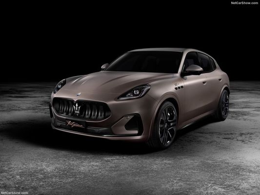 Carro puro elétrico de nova energia com 450 autonomia e velocidade máxima 325 km/h no Maserati Gran Turismo Folgore