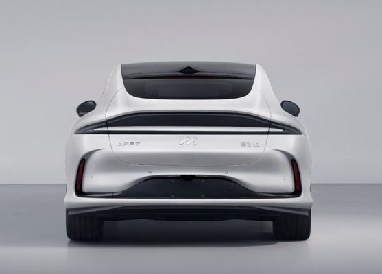 Presale Zhiji L6 Pure Electric 4 portas Sedan Motor de potência 216kw Com A Half Spoke Steel Wheel Carro de energia nova