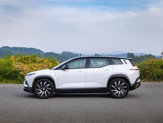 SUV elétrico da família Fisker Ocean com 556 cv/737Nm