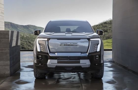GMC Sierra EV com motor duplo com 754Ps, com capacidade de reboque de até 9500 libras e pode transportar até 1300 libras de carga útil