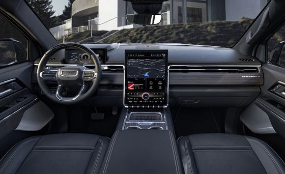 GMC Sierra EV com motor duplo com 754Ps, com capacidade de reboque de até 9500 libras e pode transportar até 1300 libras de carga útil