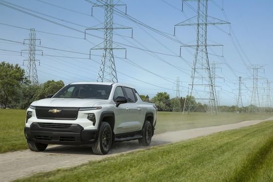 Nova picape de energia 2024 Chevrolet Silverado EV com impressionante 450 milhas EPA alcance trabalhando em 10000 libras capacidade de reboque