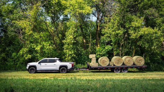 Nova picape de energia 2024 Chevrolet Silverado EV com impressionante 450 milhas EPA alcance trabalhando em 10000 libras capacidade de reboque