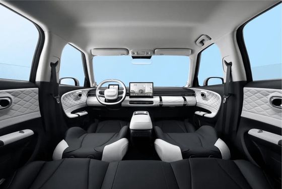 Os mais novos carros puros Dongfeng Nammi 01 hatchback EV e alcance impressionante e bateria de estado sólido