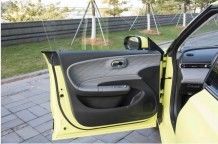 Os mais novos carros puros Dongfeng Nammi 01 hatchback EV e alcance impressionante e bateria de estado sólido