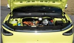 Os mais novos carros puros Dongfeng Nammi 01 hatchback EV e alcance impressionante e bateria de estado sólido