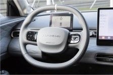 Os mais novos carros puros Dongfeng Nammi 01 hatchback EV e alcance impressionante e bateria de estado sólido