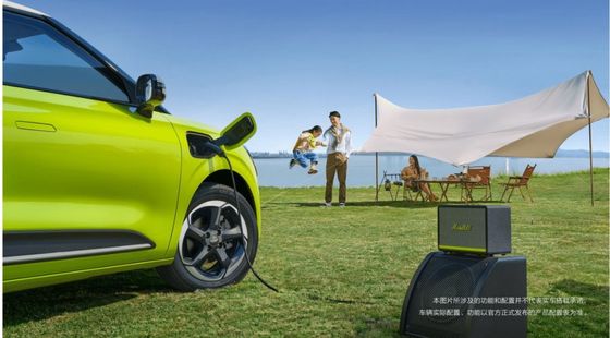 Os mais novos carros puros Dongfeng Nammi 01 hatchback EV e alcance impressionante e bateria de estado sólido