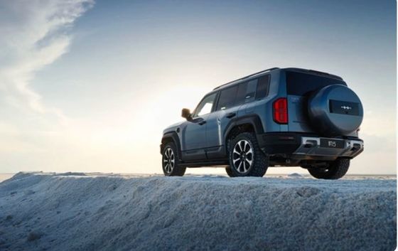 Novo PHEV elétrico de tração nas quatro rodas Byd Fórmula Leopard 5 com potência máxima de 505 kW e um binário máximo de 760 N · m.