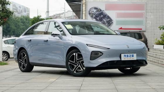 Carro elétrico para Roewe D7 EV com RWD, 197 HP, 0-100 Km/h em 7,3 segundos, bateria LFP de 59,2 kWh, alcance de 510 Km