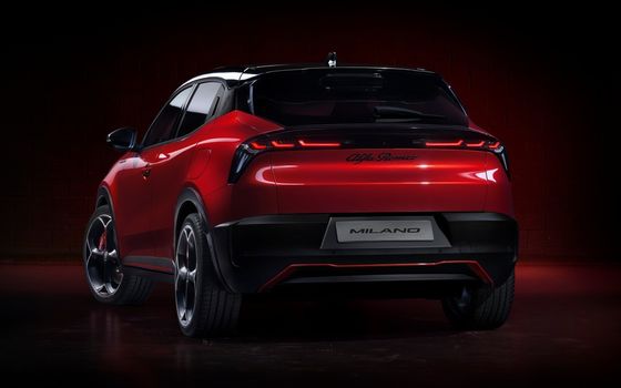 O carro compacto mais desportivo Alfa Romeo Primeiro EV Milano Com 2 opções de transmissão 156ph&240ph WLTC 240miles