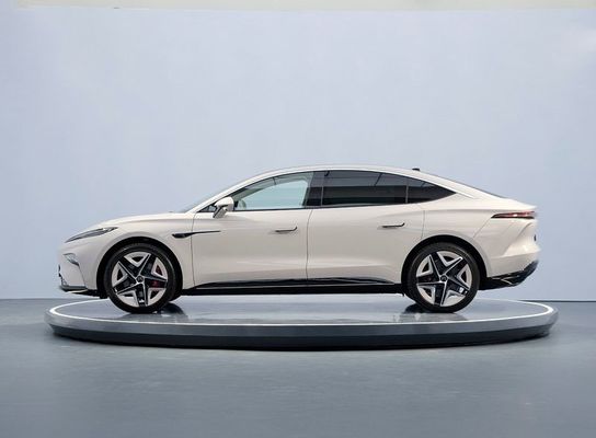 Veículo elétrico puro Feifan F7 vem com carregamento gratuito da bateria e troca para a vida 500km RWD drivetrain carro elétrico