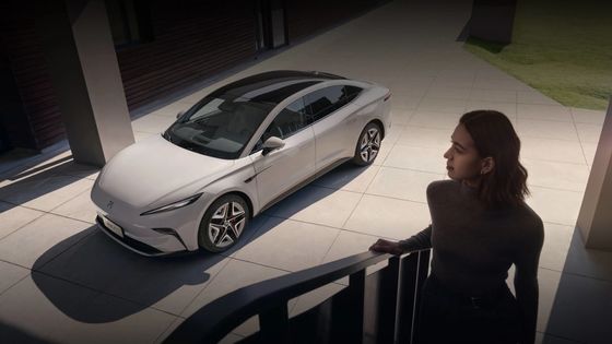 Veículo elétrico puro Feifan F7 vem com carregamento gratuito da bateria e troca para a vida 500km RWD drivetrain carro elétrico