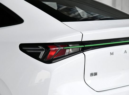Veículo elétrico puro Geely Cao Cao 60 EV com baterias intercambiáveis e um alcance de 415 Km & 150 km / h velocidade máxima carregamento rápido