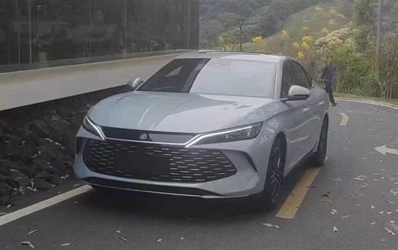 Pré-venda 2024 BYD Qinn L DM-i Veículo elétrico de 80 km Logo aterrissou Carro híbrido 1.5T 101ps L4 Carro Engergy novo