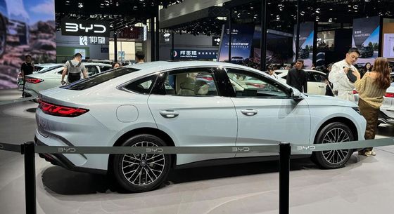 Pré-venda 2024 BYD Qinn L DM-i Veículo elétrico de 80 km Logo aterrissou Carro híbrido 1.5T 101ps L4 Carro Engergy novo