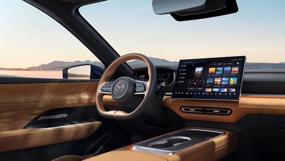 O primeiro veículo puramente elétrico Mazda EZ-6 é um elegante sedã com tração traseira