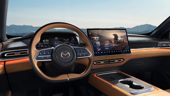 O primeiro veículo puramente elétrico Mazda EZ-6 é um elegante sedã com tração traseira