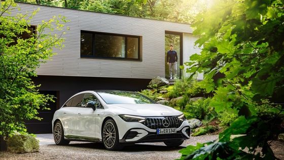 Veículo elétrico de longa distância Mercedes-Benz EQE AMG 53 4MATIC+com 460kw/625P.s potência do motor 220km/h velocidade máxima