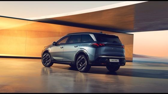 Pré-venda 2024 Peugeot E-5008 SUV 500km alcance superior 326 cavalos de potência (240 kW) Dual motor AWD Veículo elétrico puro