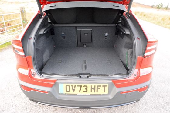 EV todo-o-terreno Volvo EC40 Ultimate Twin Motor com WLTP 326Miles 4,7sec aceleração de 0-62mph 408 hp motor de potência