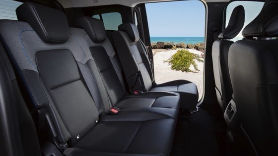 Posição de condução confortável e cabine prática com bom valor Nissan Townstar MPV Pure Ev com WLTP 285km