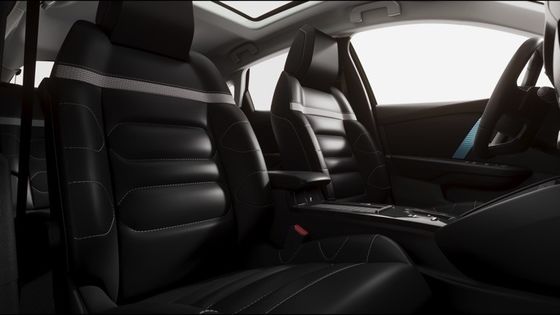 E-C4 da Citroën com 115kw (156ps) Potência A 150km/h Velocidade máxima Bateria de íons de lítio 54kwh