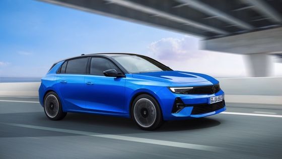 Veículo elétrico de condução confortável na Opel Astra Electric com bateria de 54kwh 150kw de potência do motor a 170km / h velocidade máxima