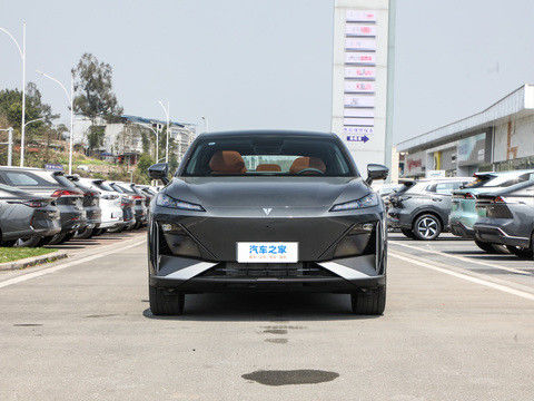 O mais recente sistema HUAWEI DEEPAL S07 2024 EREV com 121 km CLTC0.5h Tempo de carregamento rápido 175kW Potência máxima 320N.m Torque