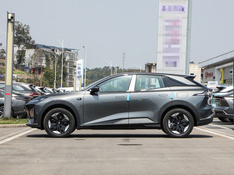 O mais recente sistema HUAWEI DEEPAL S07 2024 EREV com 121 km CLTC0.5h Tempo de carregamento rápido 175kW Potência máxima 320N.m Torque