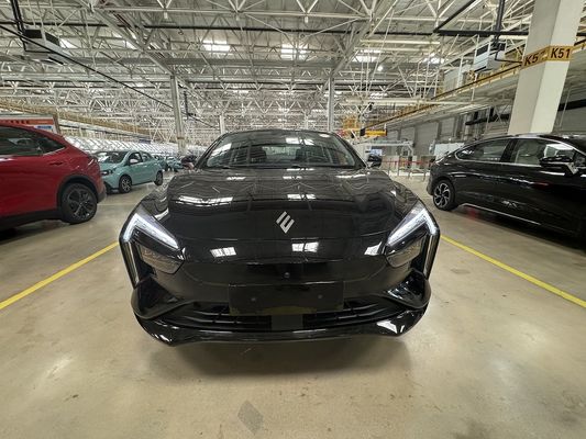 RHD 2024 JMEV Yi GSE Carros elétricos com alcance de 430 km 118kw Potência máxima