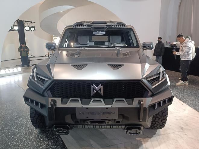 Grande carro EV em Dongfeng Mengshi M-Hero 917 EV A produção começou 1000 HP 505 Km alcance sob o capô