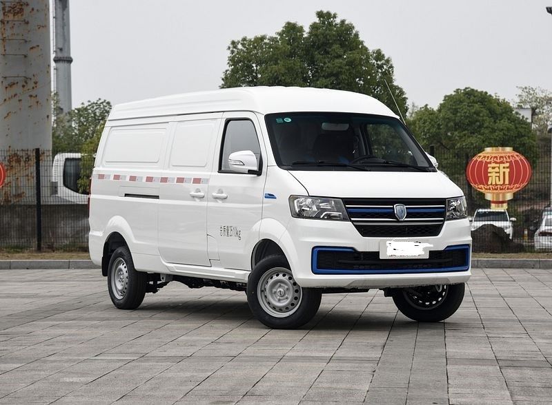 Forma quadrada Adotado estilo da família Jinbei Novo Van Elétrico Hiace EV com 220N.m e 300km NEDC Com velocidade máxima a 80km/h